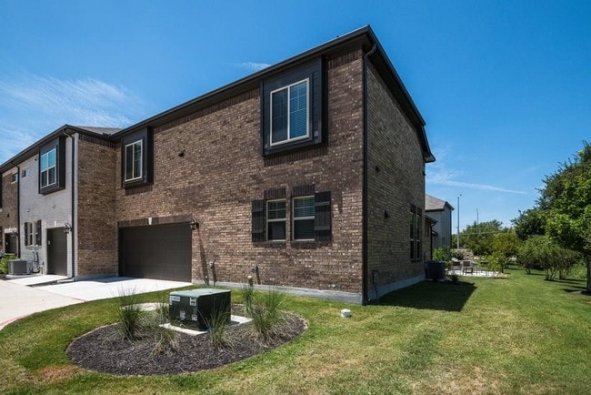 Building Photo - 7220 Wyoming Springs Dr