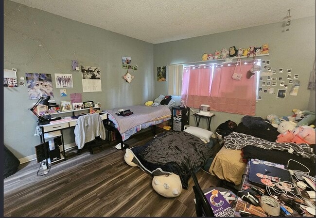 Building Photo - 1016 Drake Dr