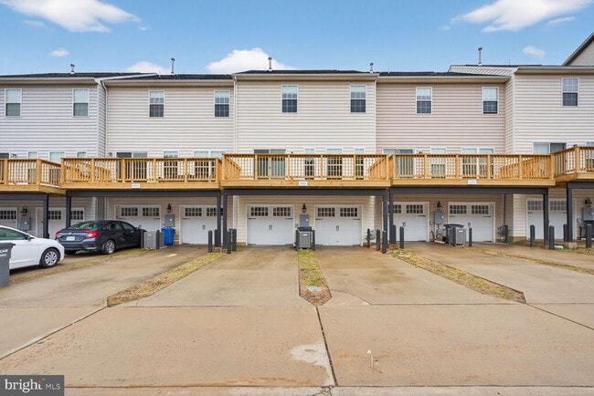 Building Photo - 3711 Chippendale Cir