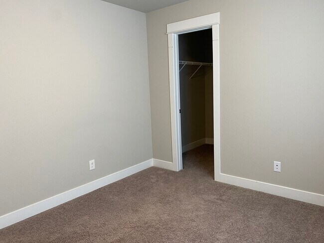 Building Photo - 2914 Loot Dr