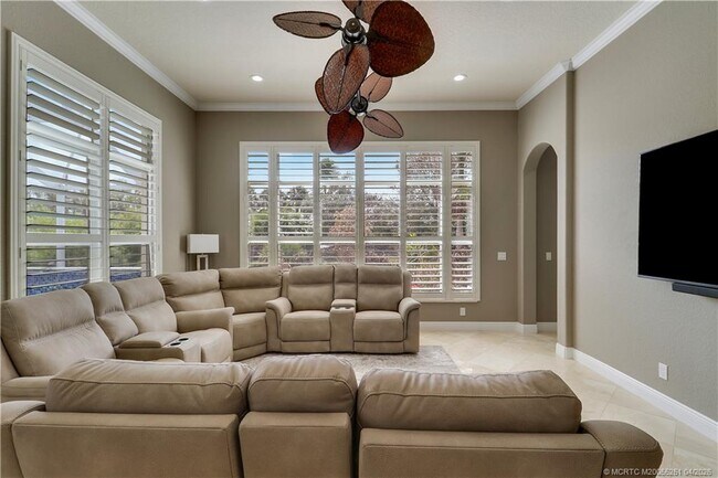 Building Photo - 5628 SW Gray Fox Dr