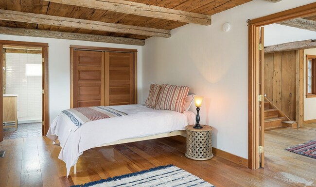 Building Photo - Orcas Landing Custom Built Luxury Home