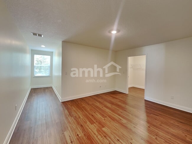 Building Photo - 1921 Moorings Cir