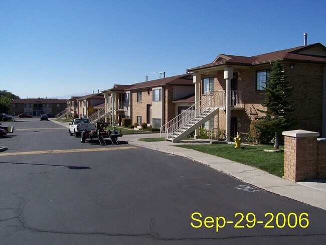 Building Photo - 318 W 620 N