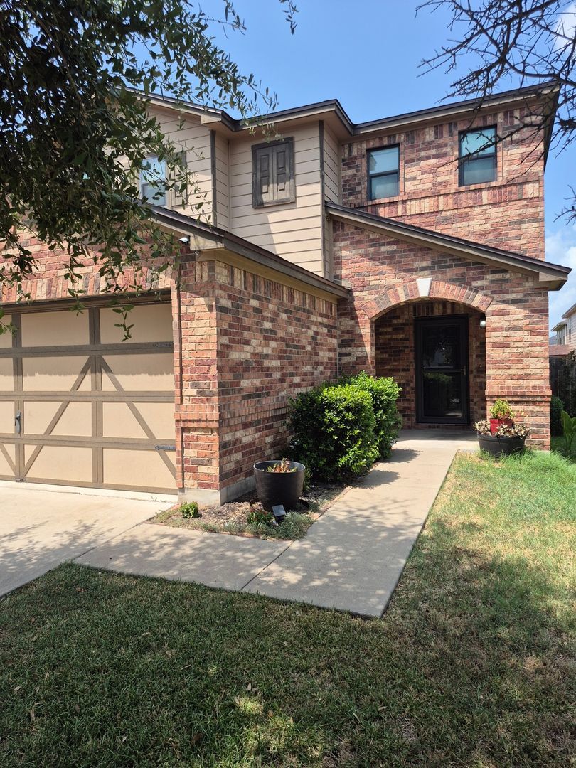 Building Photo - 8917 Lonesome Oak Drive