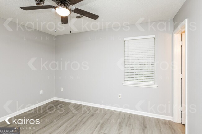Building Photo - 120 Deer Pkwy