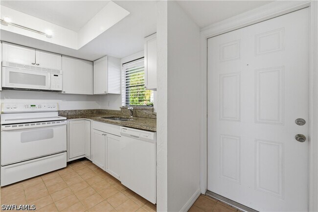 Building Photo - 28161 Pine Haven Way