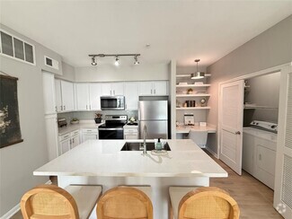 Building Photo - 14807 Woodland Hills Dr