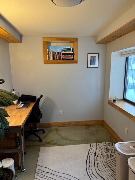 Building Photo - 361 S Winooski Ave