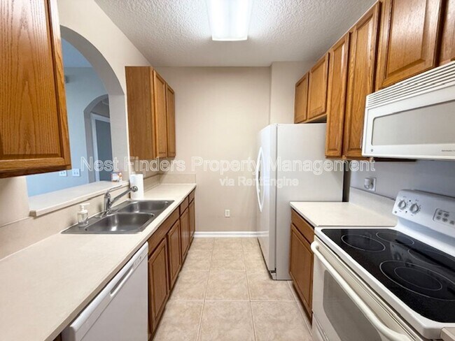 Building Photo - 7801 Point Meadows Dr