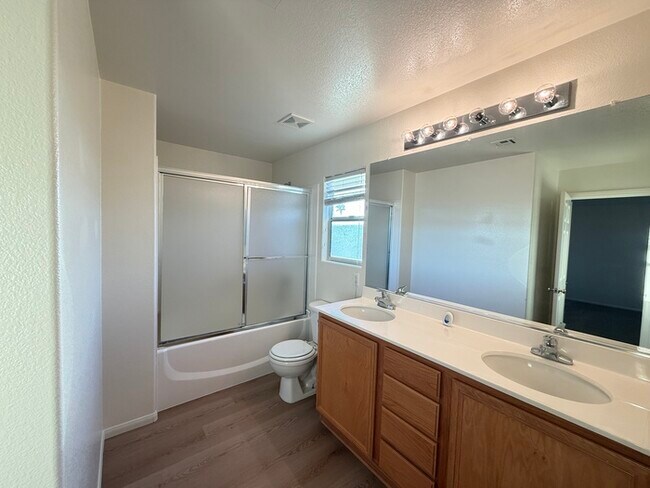 Building Photo - First Show: The first open showing is on 12/17 at 4PM. Please be prompt. We will be processing an...