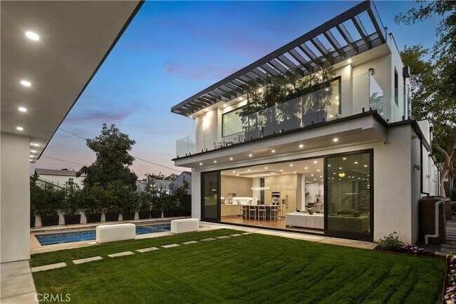 Building Photo - 14519 Greenleaf St