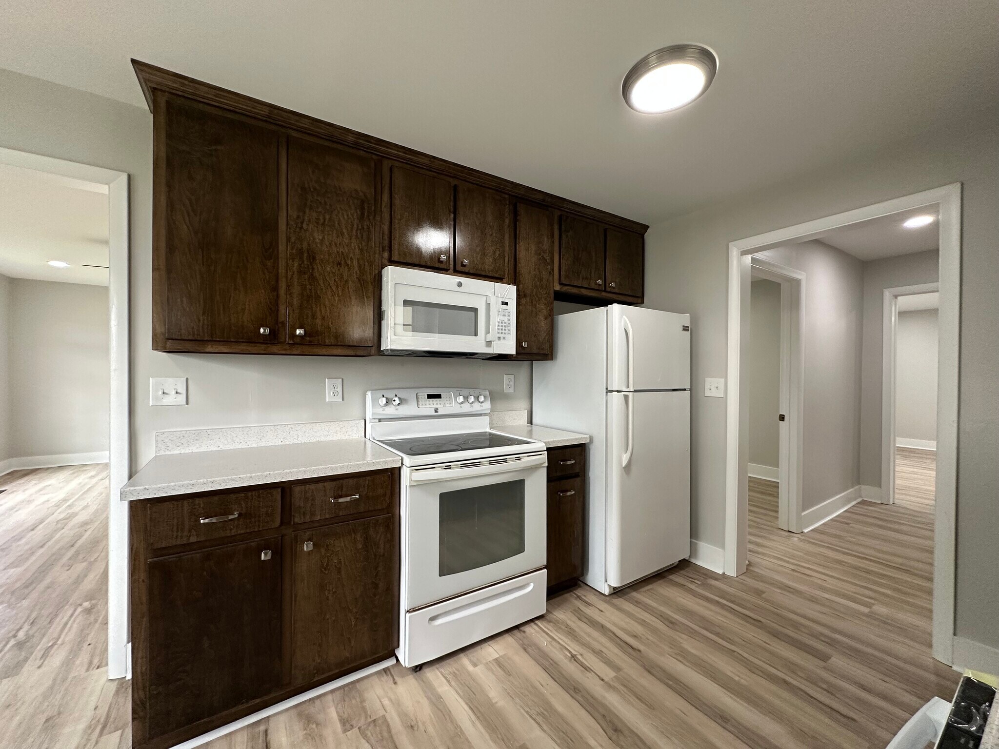 Kitchen - 510 2nd Ave S