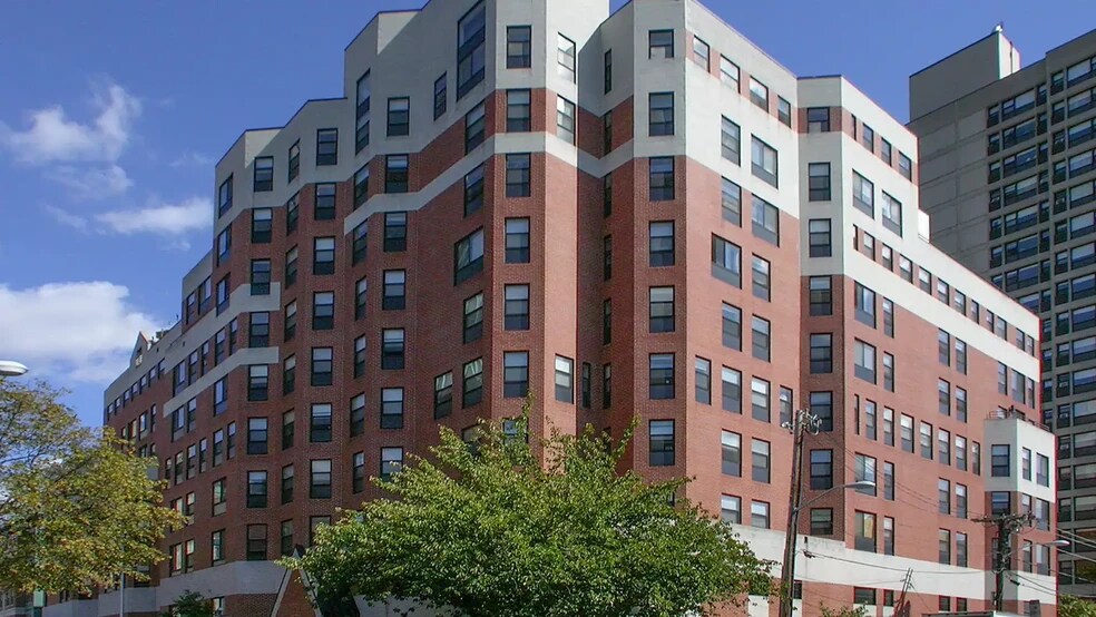 Building Photo - 13 Magazine St