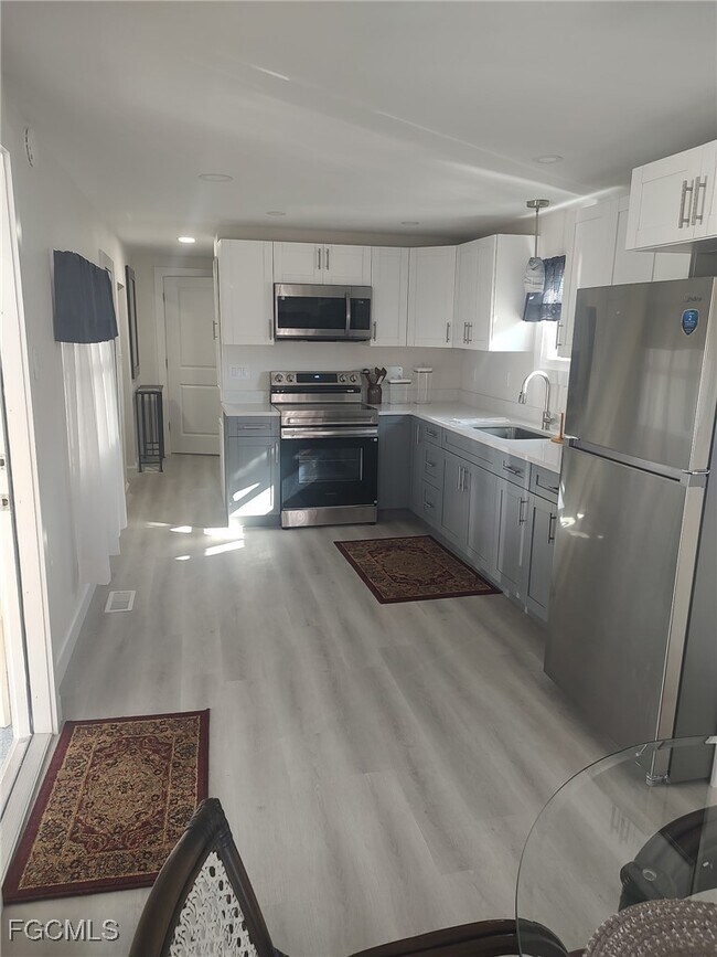 Building Photo - 20711 Port Dr