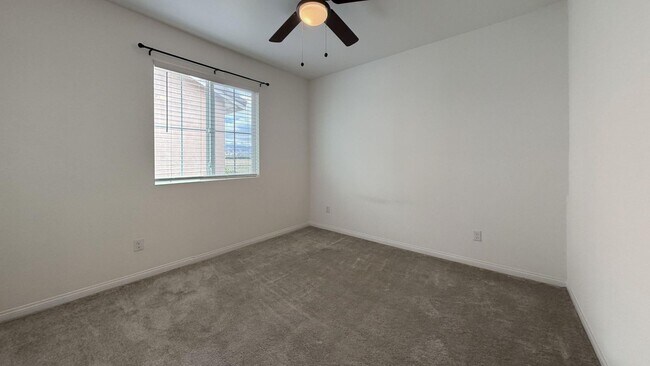 Building Photo - 1685 Camellia Ln