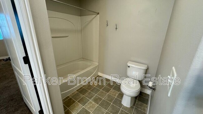 Building Photo - 1249 W 110 N