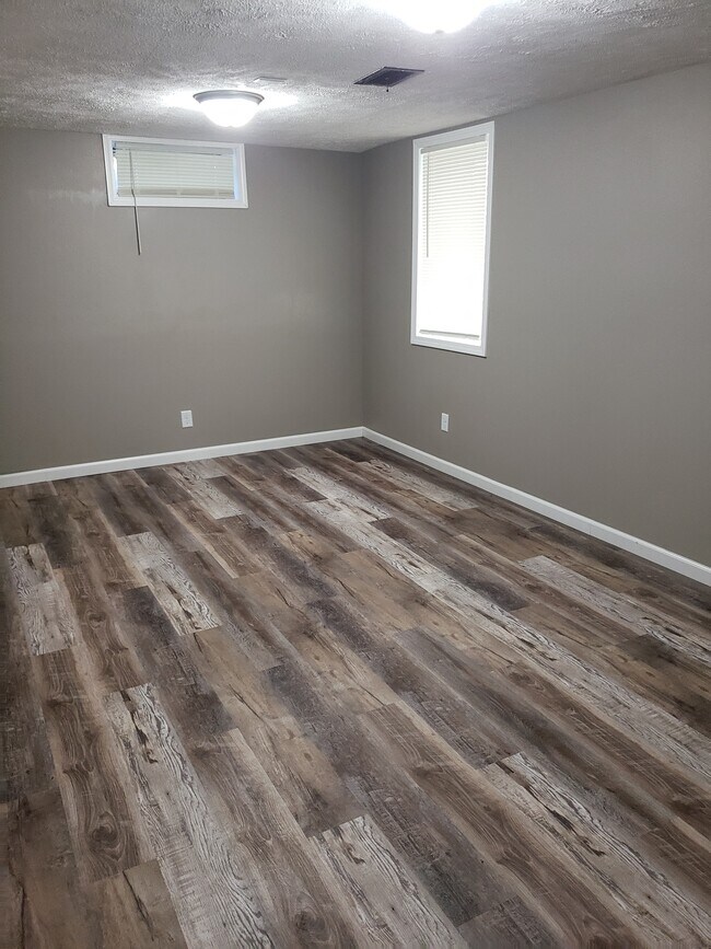 Building Photo - 5618 Huntington Ave