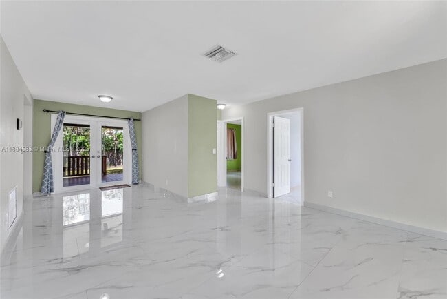 Building Photo - 7557 Farragut St