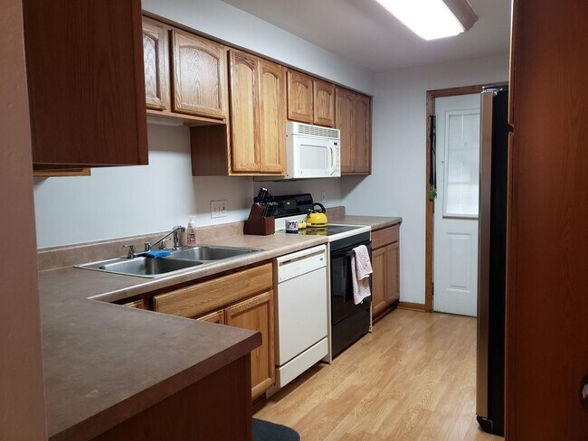 Building Photo - cen47