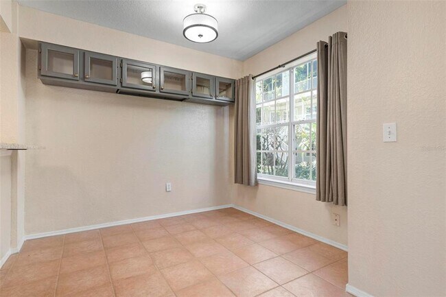 Building Photo - 850 S Tamiami Trl