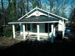 Building Photo - Adorable 2 Bed/1 Bath Single Story Home - Statesville - Covered Front Porch - Back Deck - Washer/...