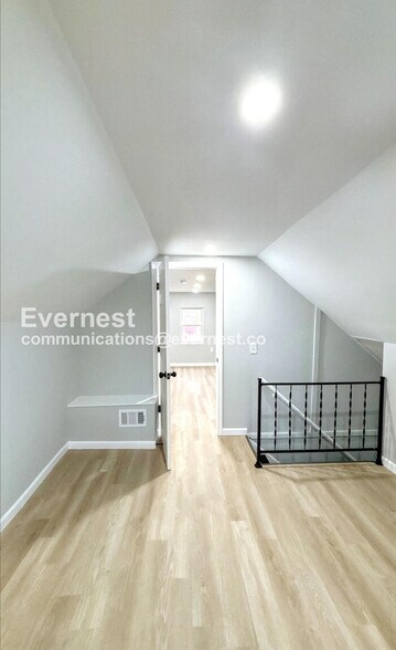 Building Photo - 2992 Pontiac St