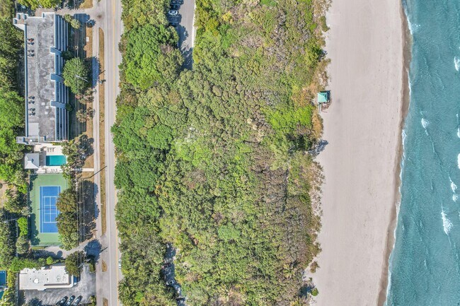 Building Photo - 277 N Ocean Blvd