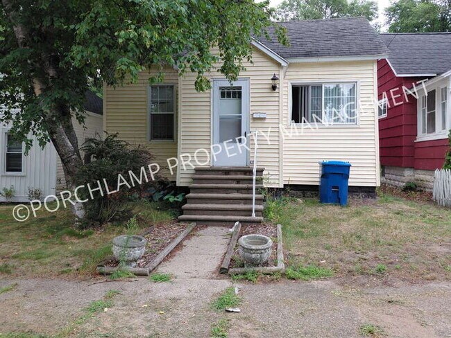 Primary Photo - 2121 Harrison Ave