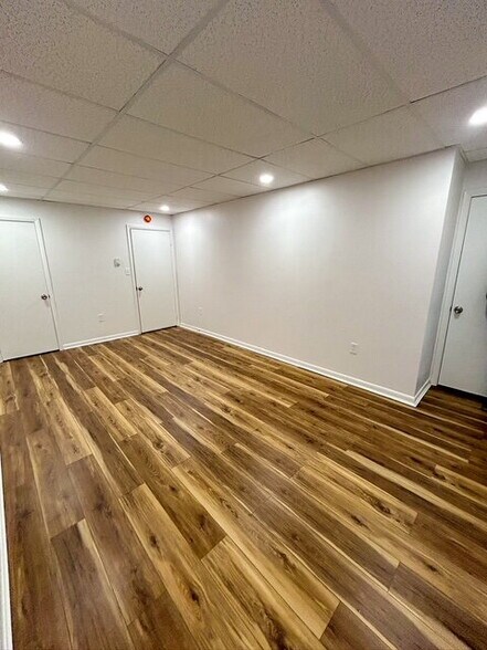 Building Photo - 726-730C Grantham Rd