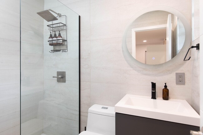 Building Photo - 1826 Jefferson St