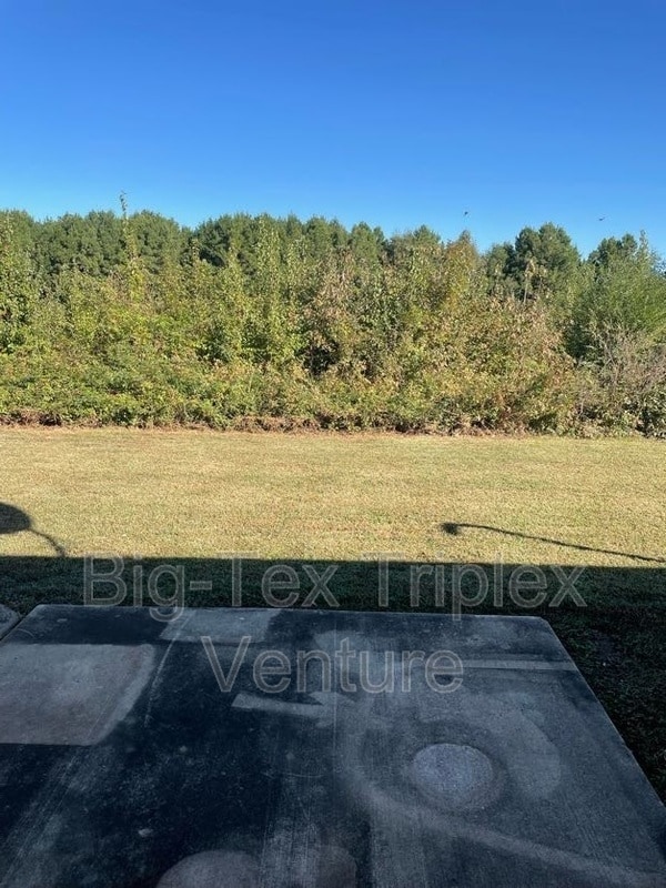 Building Photo - 282 N Pecan St