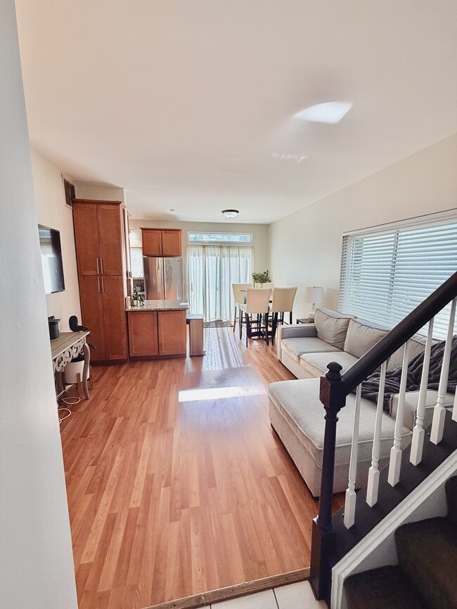 Building Photo - 14200 S Napa Cir