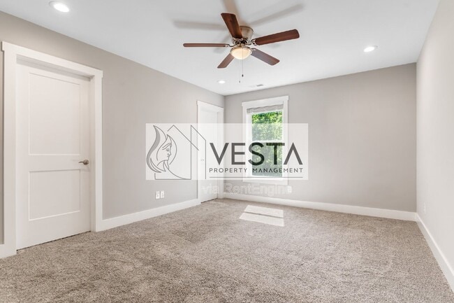 Building Photo - 12 Riddle Rd