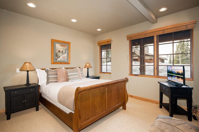 Building Photo - 4 Mountain Home Rd