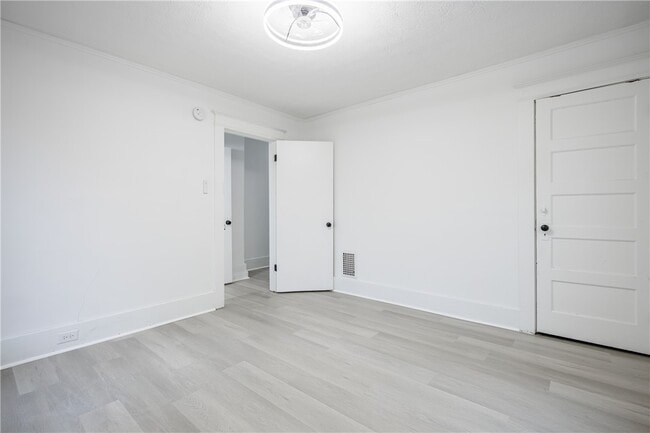 Building Photo - 35 Lawton St