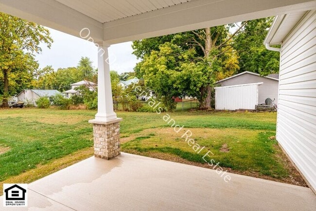 Building Photo - 307 Toledo St