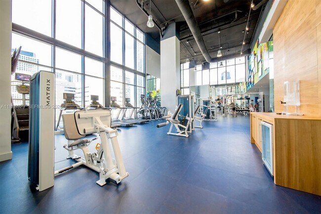 Building Photo - 1010 Brickell Ave