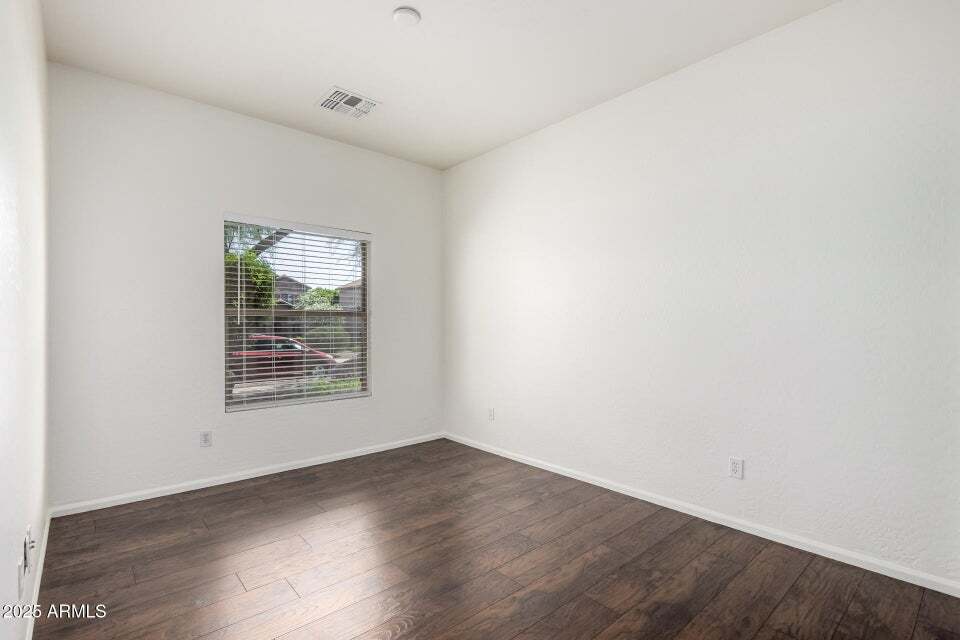 Building Photo - 2556 W Amber Sun Dr