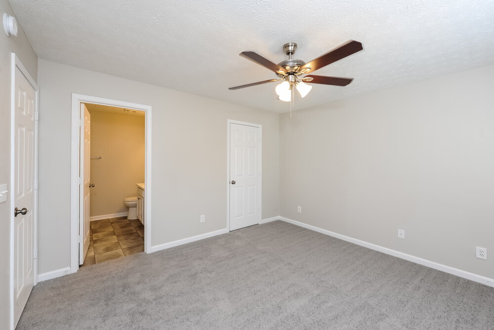 Building Photo - 4250 Viewpoint Ln