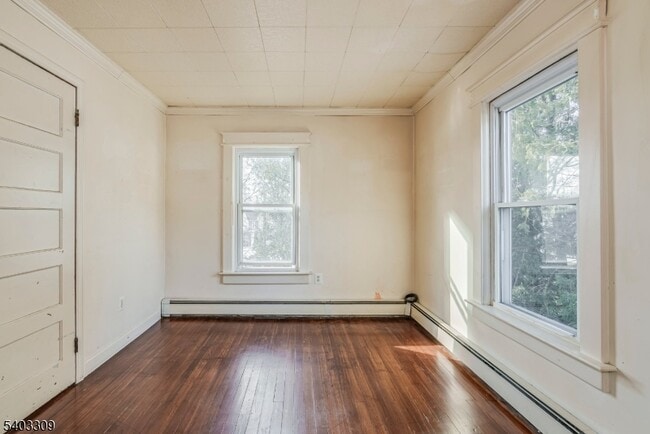 Building Photo - 155 Main St