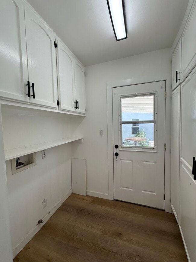 Building Photo - Beautiful Single story 4 Bedrooms 2 Baths ...