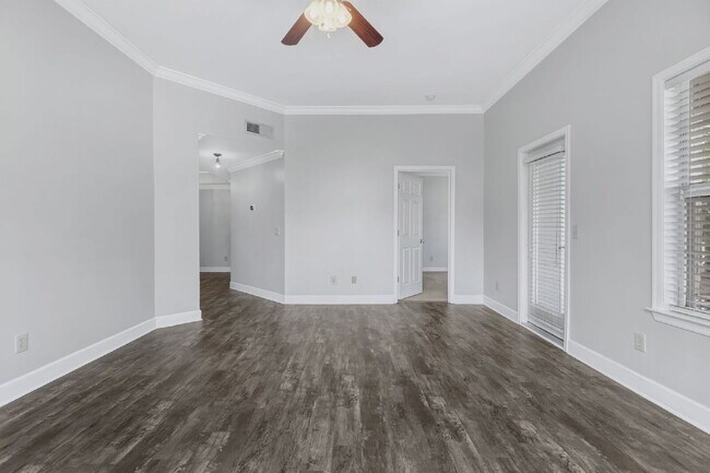 Building Photo - 2-Bed, 2-Bath Condo in the Heart of Green ...