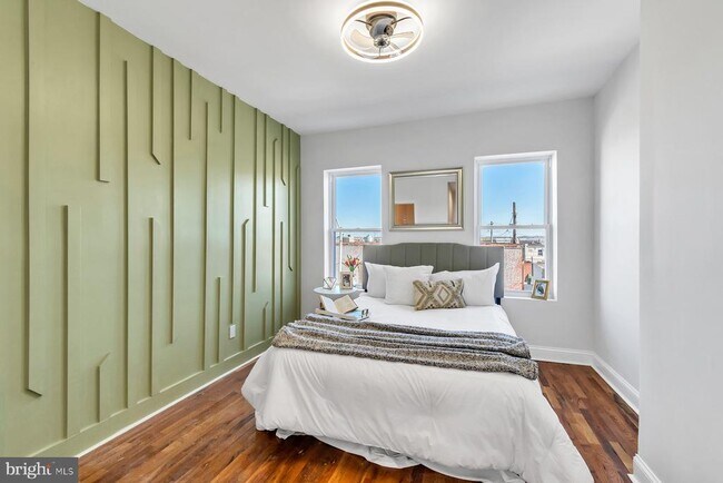 Building Photo - 3405 Claremont St