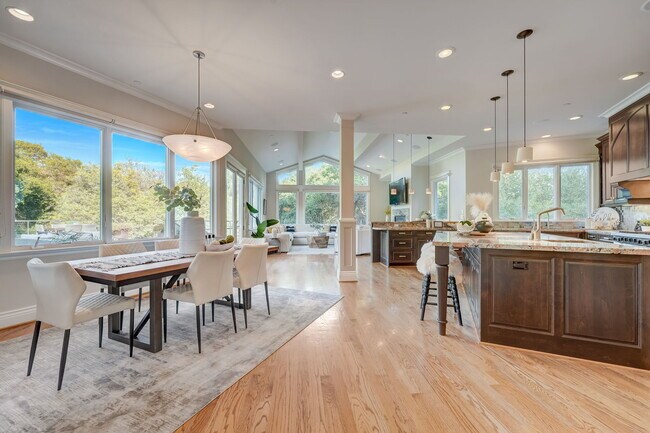 Building Photo - 140 Emerald Estates Ct