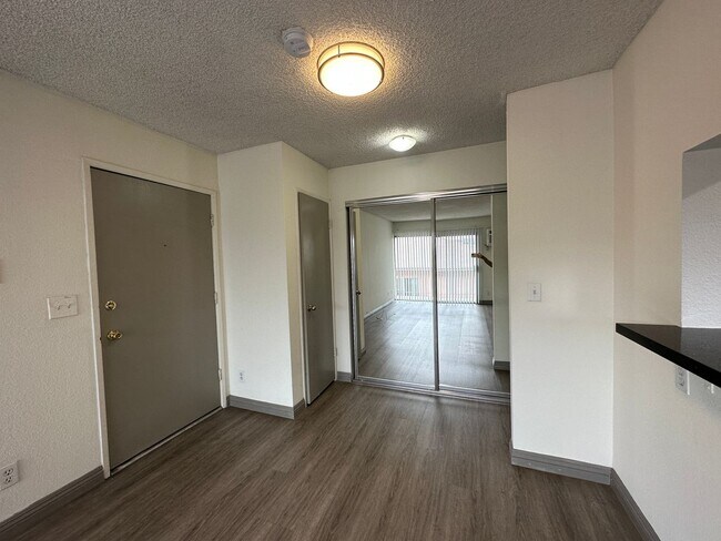 Interior Photo - sep373