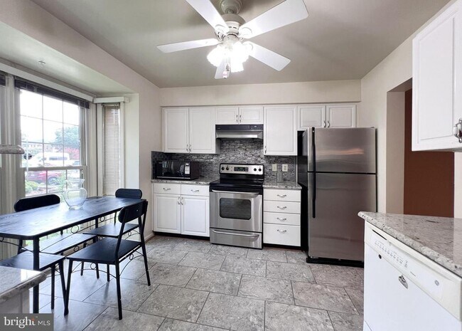 Building Photo - 6597 Bermuda Green Ct