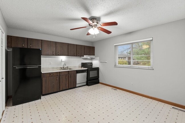 Building Photo - MOVE IN READY! Passed Occupancy. Move in before the holidays!