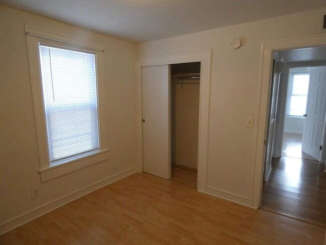 Building Photo - 26411 Belanger St