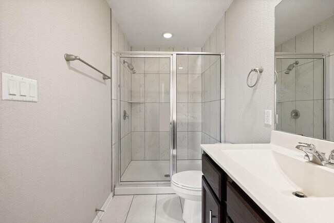 Building Photo - 719 Coconut Grove St